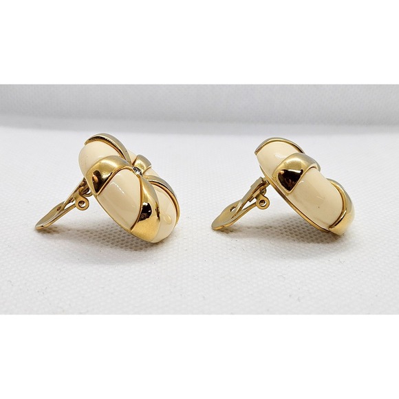 Vintage KJL Kenneth Jay Lane Lucite & Gold tone Button Clip On Rare Earrings - Picture 4 of 10